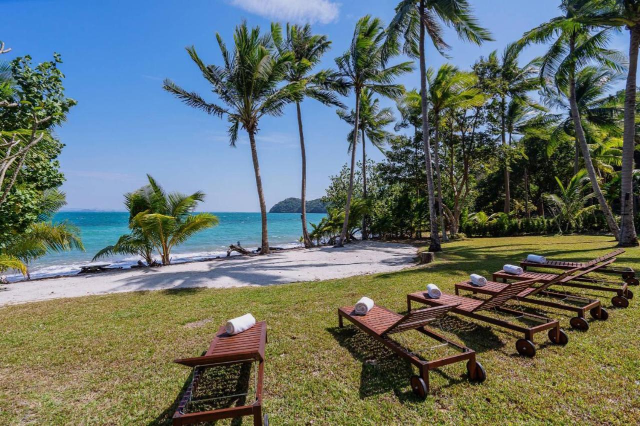 Coral Cove Beachfront Villa - Koh Chang Exterior photo